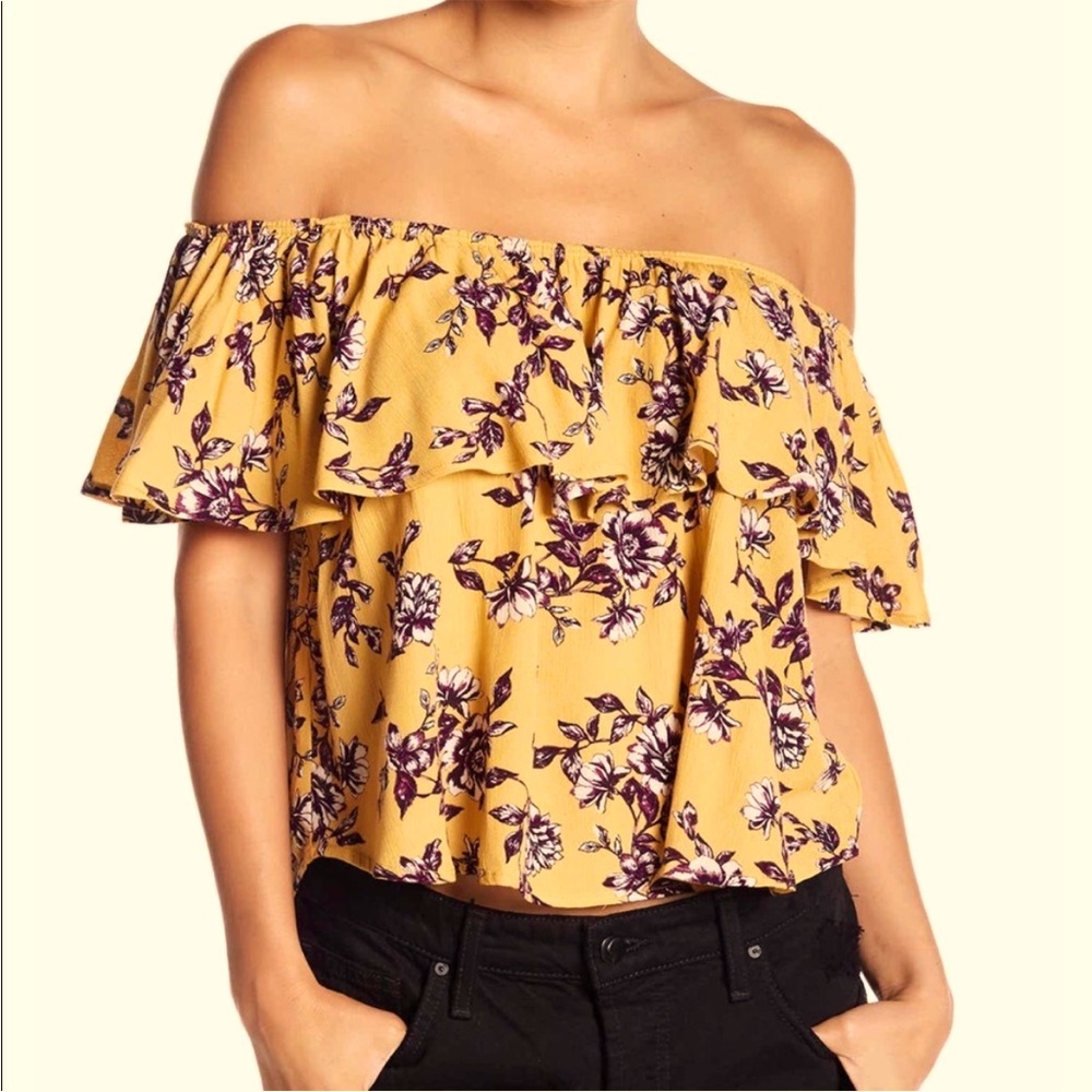 Floral off the shoulder mustard ruffled blouse, nwt. Small